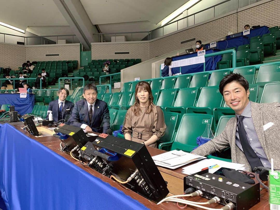 吉田沙保里さんのインスタグラム写真 - (吉田沙保里Instagram)「天皇杯 全日本レスリング選手権大会 しっかり感染対策をしながら開催しています！ 本日、日本テレビで14:10から解説します😊 お時間ある方はぜひ観てくださいね😊 #レスリング解説 #天皇杯」12月20日 12時11分 - saori___yoshida