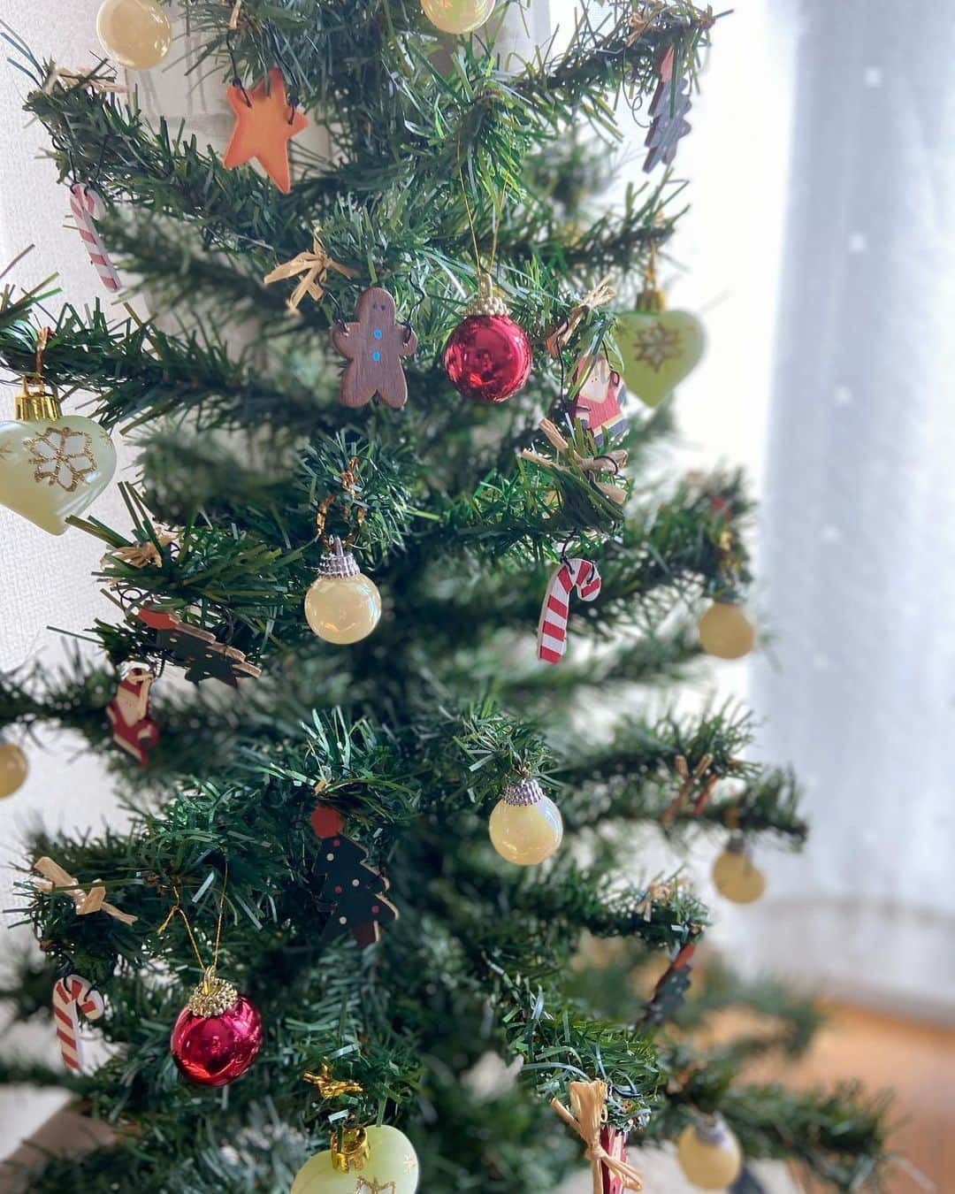 lalapinkさんのインスタグラム写真 - (lalapinkInstagram)「クリスマスツリー🎄  #クリスマスツリー #christmastree  #我が家のクリスマスツリー  #クリスマス  #christmas #クリスマスプレゼント  #おうちクリスマス  #おうち時間」12月20日 12時35分 - lalapink