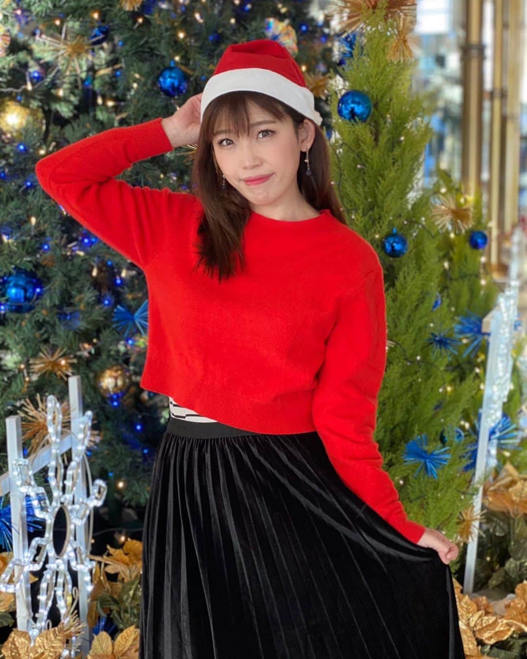 中村愛さんのインスタグラム写真 - (中村愛Instagram)「🎅♡ ・ ・ ・ ねぇ知ってる？✨ ホントの私って…  3枚目だからね♡😂 #本当の自分   #クリスマス #メリークリスマス🎄 #中村愛 #クリスマスコフレ2020」12月20日 12時37分 - nakamuramura_ai