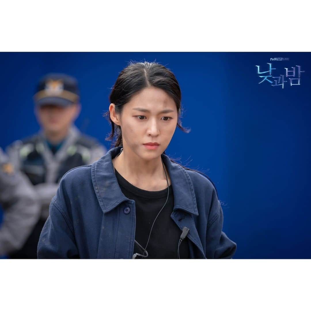 tvN DRAMA【韓国】さんのインスタグラム写真 - (tvN DRAMA【韓国】Instagram)「혜원이를 들었다 놨다하는 팀장님ㅠㅠㅠ 살아있을 줄 알았다구요😭  예고살인추리극 #낮과밤 🌗 매주 [월,화] 밤 9시 tvN 방송 #남궁민 #김설현 #이청아 #윤선우 #awaken」12月20日 13時14分 - tvn_drama