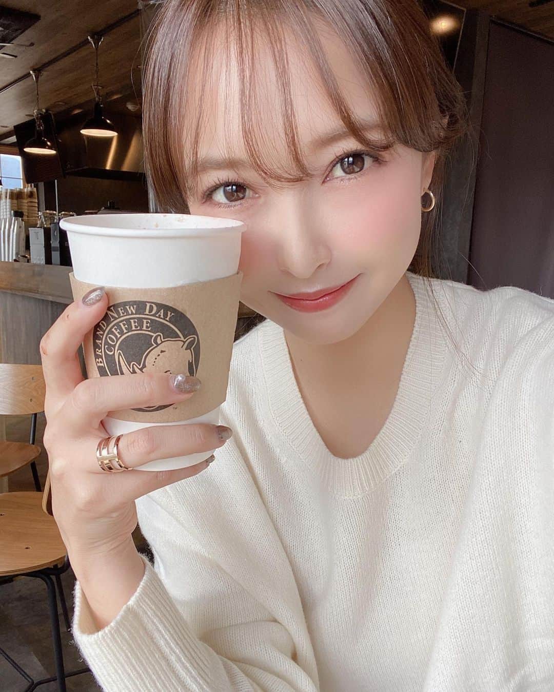 のインスタグラム：「.  今日寒すぎません？？びっくりした。 みんな風邪引かないようにね🐨 さてとM-1までにはお家に帰らないと🏅 .」