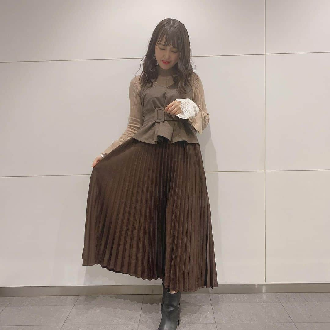 前田彩佳さんのインスタグラム写真 - (前田彩佳Instagram)「昨日のお洋服👗💞﻿ ﻿ ＊＊＊＊＊＊＊＊＊＊﻿ ﻿ #私服 #ダズリン #dazzlin  #gu  #ootd  #fashion #オンラインお話会 #akb48」12月20日 13時45分 - _ayaka1218