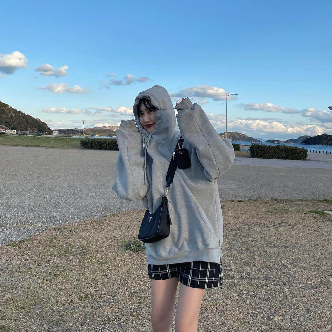 河崎みーなのインスタグラム：「날씨 짱🐮💕 . .」