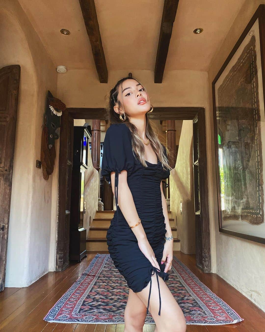 リリーマイマックのインスタグラム：「Christmas party week wearing @revolve @majorelle_collection」