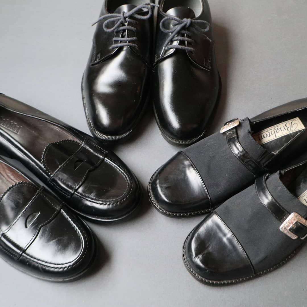 吉祥寺 古着屋 Orfeoのインスタグラム：「. Vintage Leather Shoes  #orfeo #kichijoji #tokyo #vintage #used #fashion #coordinate #outfit . . .  お問い合わせはインスタグラムのプロフィール掲載のメールアドレスにお願いいたします。コメント、DMでのお問い合わせは受け付けておりませんのでご了承ください。 ONLINE SHOPの商品も店頭にてご購入頂けます。気になる商品がございましたらスタッフにお声掛けください。  新型コロナウィルス感染拡大防止策を徹底した上で営業をしております。マスクの着用、入店時にアルコールでの消毒をお願いいたします。」