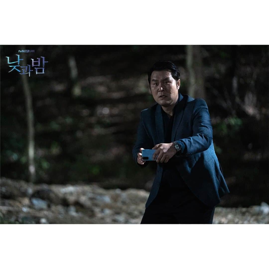 tvN DRAMA【韓国】さんのインスタグラム写真 - (tvN DRAMA【韓国】Instagram)「28년을 기다린 복수, 체포되는 도정우😮  예고살인추리극 #낮과밤 🌗 매주 [월,화] 밤 9시 tvN 방송 #남궁민 #김설현 #이청아 #윤선우 #awaken」12月20日 14時29分 - tvn_drama