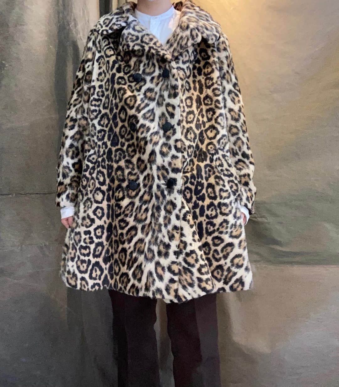 DROP...vintage select shopさんのインスタグラム写真 - (DROP...vintage select shopInstagram)「【New stuff】  1970s vintage leopard fake fur coat size L位 PRICE ¥15000-(+TAX) model 162cm  本日インスタライブ後WEBSHOP掲載予定です。」12月20日 14時57分 - tokyo_drop