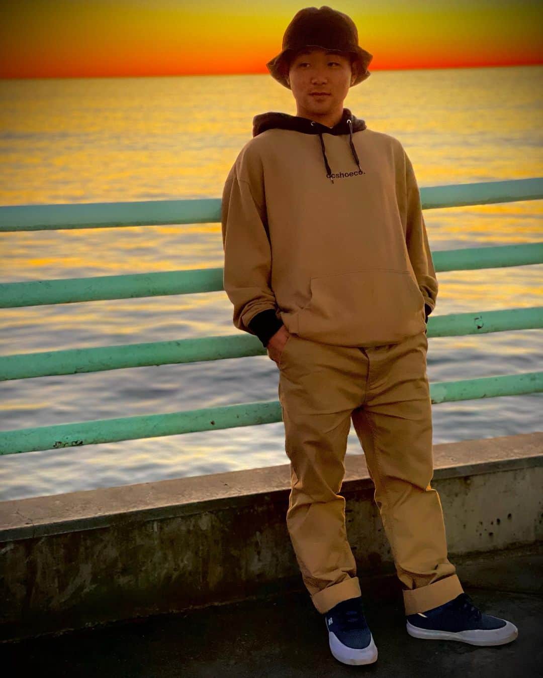 笹岡建介のインスタグラム：「🌅🌅  @dcshoes_japan @dorcus_tbs  #dcshoesjapan #dorcus_tbs #la #usa#ビーチ #fff #instagram #instagood #fashion」