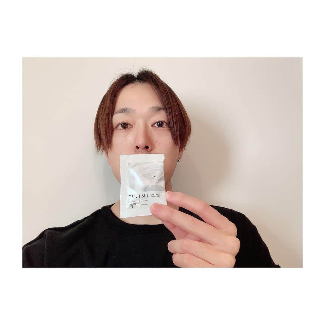 のインスタグラム：「継続して使ってるFUJIMIのサプリ。 あんまり肌荒れしなくなった気がするよ✨これ、その日に飲む分が袋に全部入っているのがめっちゃ楽😆 皆様も寒いので体調気をつけてね💪🏼 #pr #fujimi #美容 #パーソナライズサプリ #パーソナライズマスク」