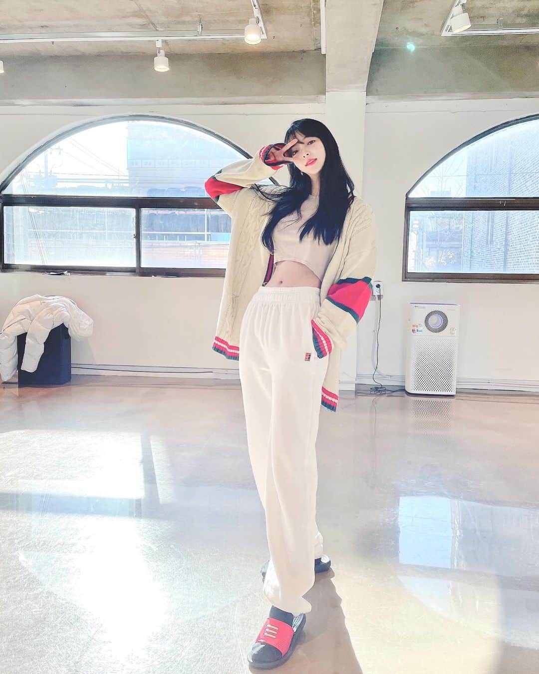 ユジョン のインスタグラム：「#본캐 오랜만🖐🏻」