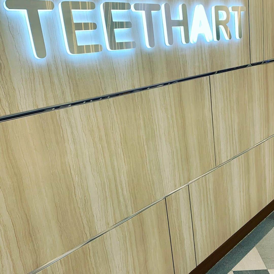 石川亮のインスタグラム：「ホワイトニング行ってきました♪ 一回でこの白さ！！ 感激！痛くないし！ おすすめ^_^  #teethart  #ティースアート #teethart日比谷 #ブライトホワイト」