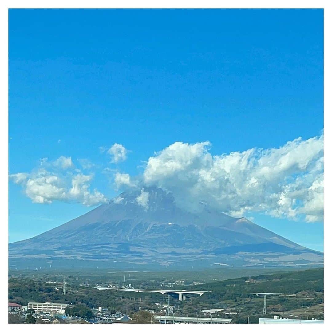 さだまさしさんのインスタグラム写真 - (さだまさしInstagram)「今日の富士山🗻 . #富士山 #さだまさし #sadamasashi」12月20日 16時46分 - sada_masashi