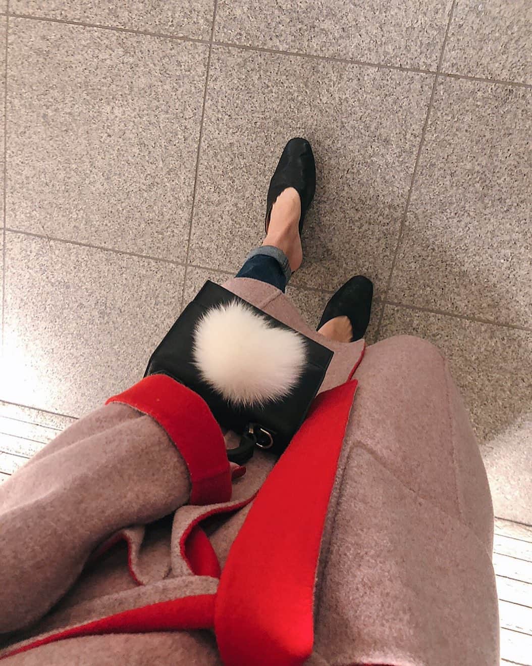 のインスタグラム：「. . ⛄️🤍 #ぽんぽん #数年ぶりに出した」