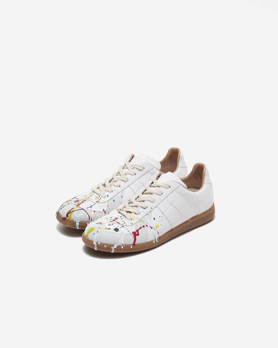 A+Sのインスタグラム：「in stock now  ■Maison Margiela REPLICA PAINT DROP COLOR : WHITE SIZE : 40/25cm - 44/29cm PRICE : ¥73,000 (+TAX)  ※こちらの商品は実店舗＆お電話での通信販売のみとなります。お求めの際はお気軽にお問い合わせ下さい。  @maisonmargiela #a_and_s #maisonmargiela #maisonmargielareplica #maisonmargielareplicaprintdrop」