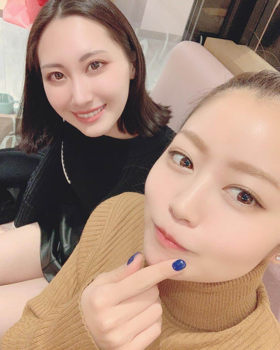 aya onoさんのインスタグラム写真 - (aya onoInstagram)「可愛い可愛い妹分　@mayu_0h  九州から名古屋に出てきて 今栄で痩身のエステサロン💆‍♀️をしています 実は2020MissJapan山口の準々グランプリ 名古屋ライフを楽しんでて嬉しいよ💓  #栄エステ　#名古屋エステ　#痩身エステ」12月20日 17時21分 - onoaya_official