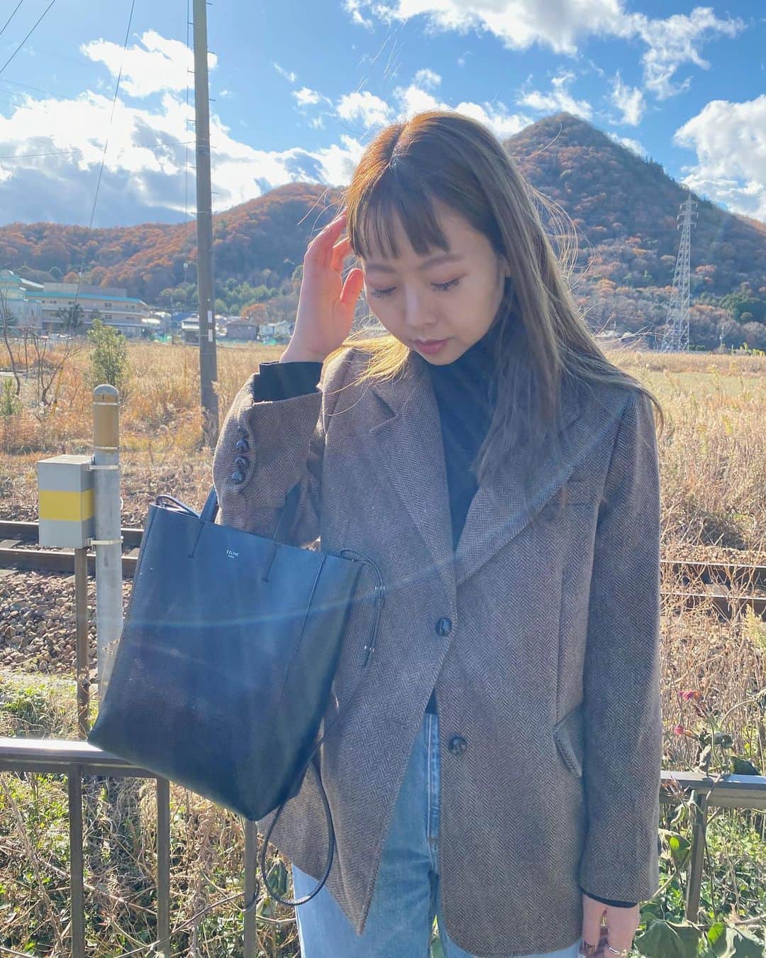 のインスタグラム：「.  @trifle_official のジャケット🧥🤎 カラーもサイズ感も🙆‍♀️」