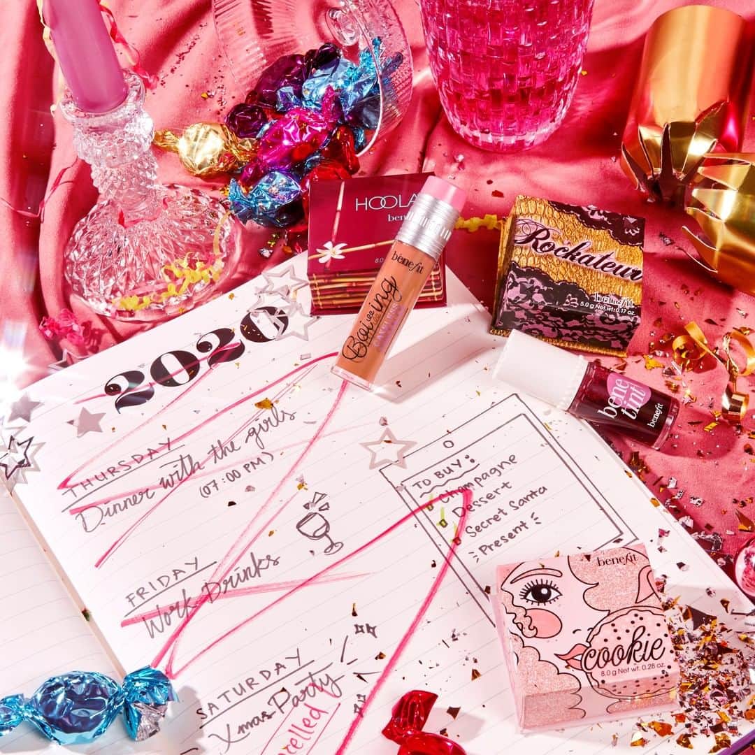 Benefit Cosmetics UKさんのインスタグラム写真 - (Benefit Cosmetics UKInstagram)「If only we could go back and tell ourselves not to bother buying a 2020 planner 🙄  Here's to 2021 being a bit more sociable... Cheers, My Dears! 🥂」12月21日 3時07分 - benefitcosmeticsuk
