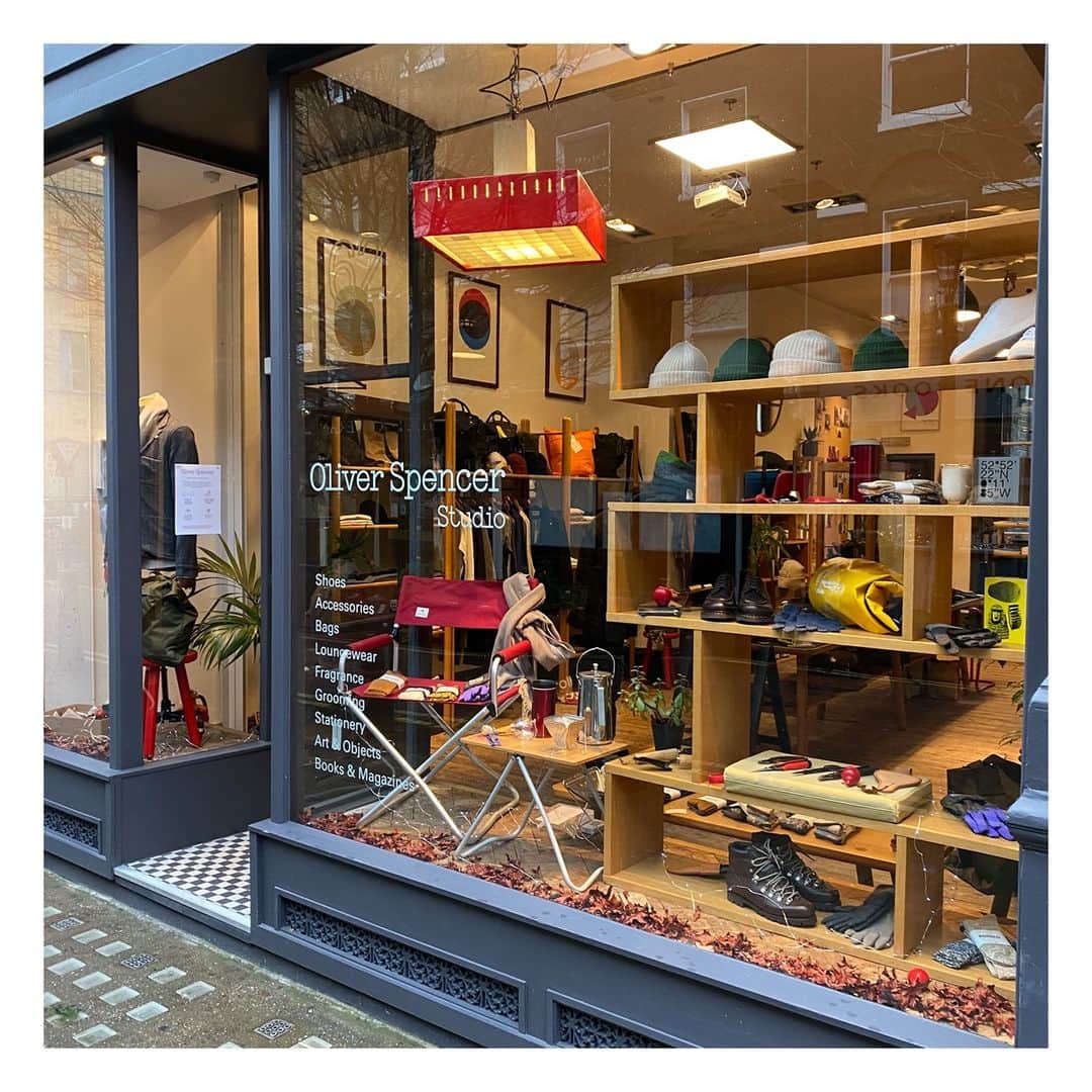 のインスタグラム：「It's with much sadness that we have to close our stores this close to Christmas, but what can you do? On a more positive note, we're offering click-and-collect and same-day-delivery in London up to December 22nd so if you're still in need of gifts, head online!  #oliverspencer」