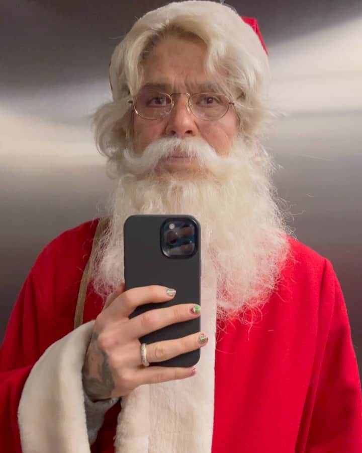 フェデスのインスタグラム：「Sono un babbo 🎅🏻」