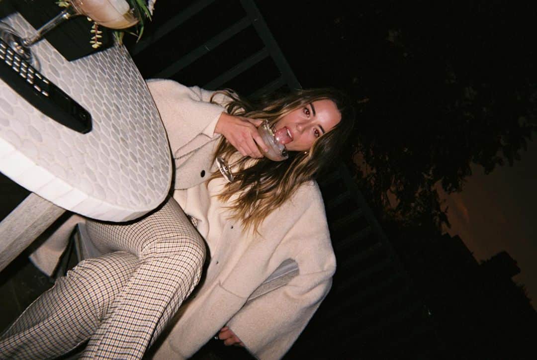 クロエ・ベネットさんのインスタグラム写真 - (クロエ・ベネットInstagram)「12.12.20」12月21日 3時39分 - chloebennet