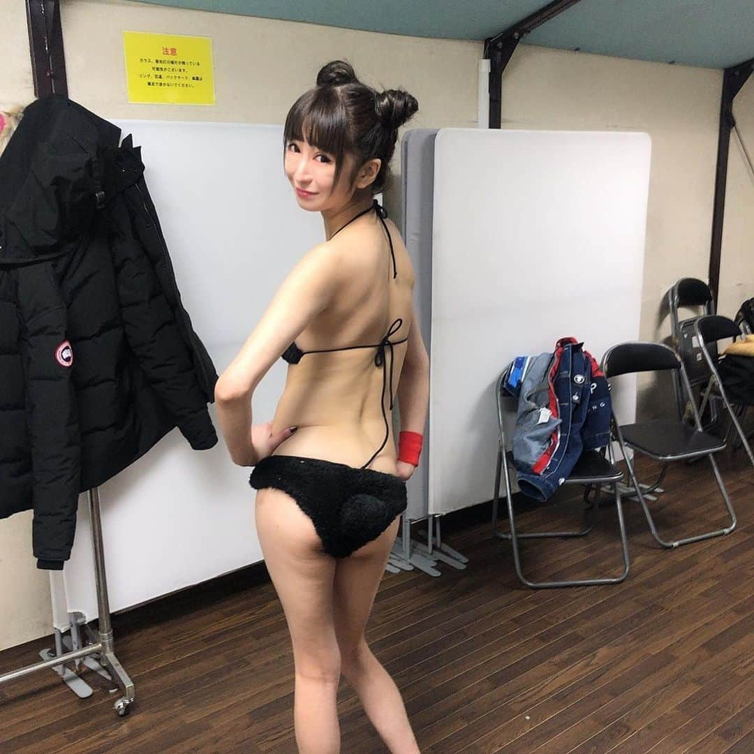 石川蓮美さんのインスタグラム写真 - (石川蓮美Instagram)「#hatashiai #おっぱい対決#熊#北海道からの使者 #応援ありがとう#ハーレー女子 #新木場1string #イベント #ゴンゾー #早着替え #超楽しかった #くまさん衣装 #手作りすごすぎる #ありがとう #登場曲はセーラームーン #釘バット#東スポ #ポロリ #東京 #ハーレー女子#youtubeにて #hatashiai 検索してね」12月21日 3時43分 - hasumin.n819