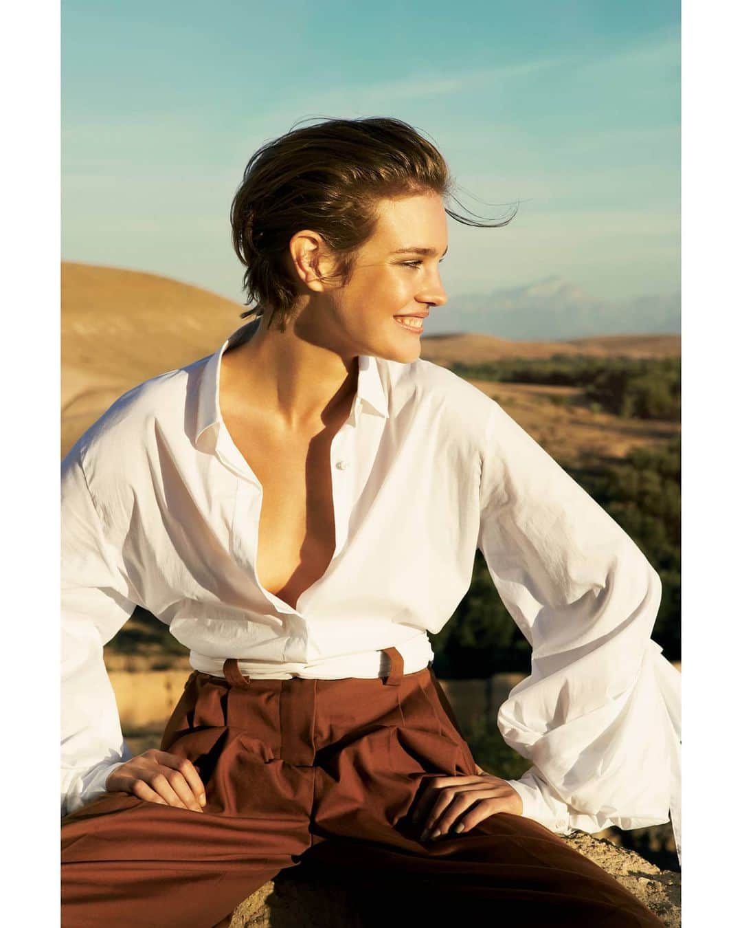 マリオ・テスティーノのインスタグラム：「GIVING Natalia Vodianova inspires everyone who meets her to share, to think more of others and to always be generous. Her foundation has built parks for children in Russia, in areas where there were no safe spaces for kids to play. She also does incredible work to help children with autism to have access to the education and care they need.  On the days before Christmas and so close to a new year, I wanted to share this post about her and the Naked Heart Foundation as inspiration for us all.  _ Natalia Vodianova inspira a todos los que la conocen a compartir, a pensar más en los demás y a ser siempre generosos. Su fundación ha construido parques para niños en Rusia, en áreas donde no había espacios seguros para que jugaran. También hace un trabajo increíble para ayudar a los niños con autismo a tener acceso a la educación y cuidado que necesitan. En los días previos a Navidad y tan cerca de un nuevo año, quería compartir este post sobre ella y Naked Heart Foundation como inspiración para todos nosotros.  #NataliaVodianova #NakedHeartFoundation #MarioTestino」