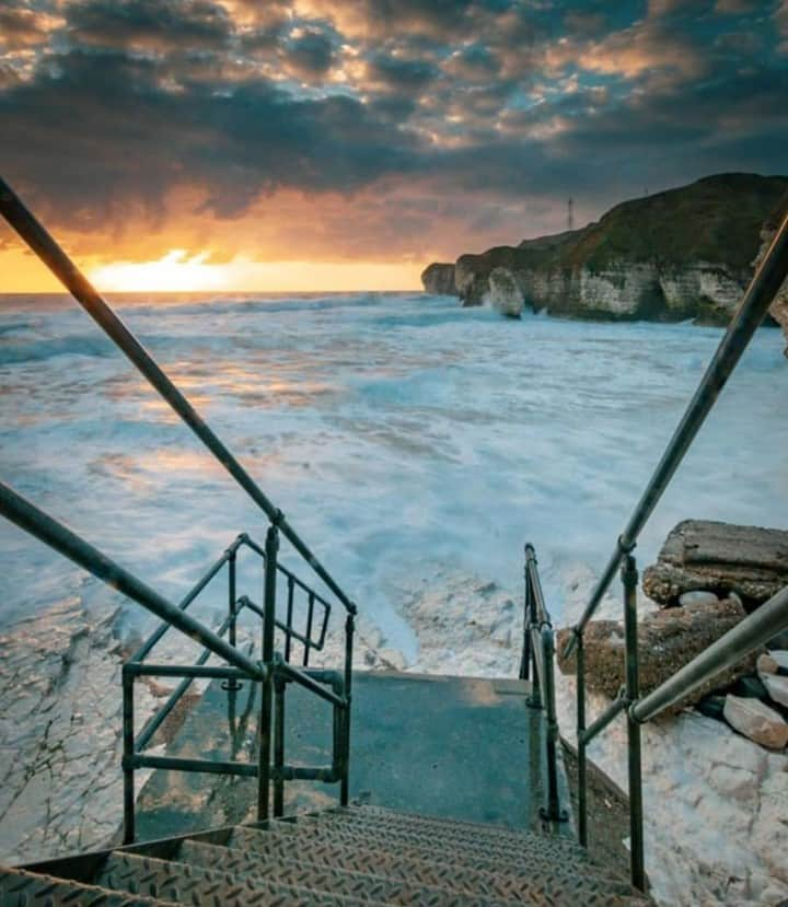 Shore Projectsのインスタグラム：「Steps leading to the beach⁠ ⁠ 📸: @lee_collyer ⁠ ⁠ #shoreprojects」