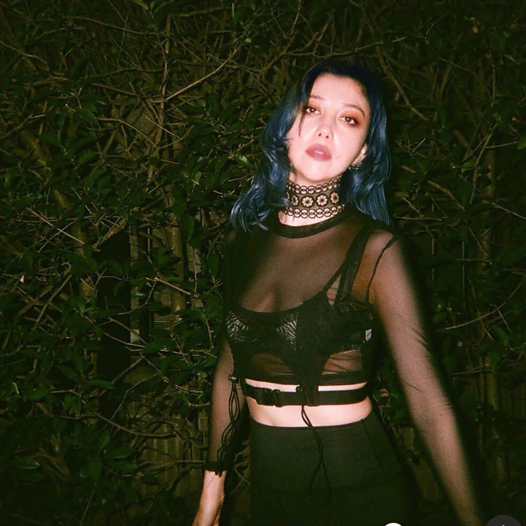 ダイアナチアキのインスタグラム：「My favorite tracks/EP of 2020 for  @avyssmagazine  ﻿ ----------------------﻿ Peder Mannerfelt- Ensnared [HVN010] ﻿ Kilbourne, Nekronomikon, Plexøs - Pain Becomes Pleasure [Nekro006] ﻿ David LaFhionntain - Darkness EP [KTHPK002] ﻿ 00/n0 - 001/0﻿ Hiiro Issiki - 1000 Plateaux   @pedermannerfelt  @kilbourne2themax  @davidlafhionntain  @00n0_ig  @hiiro_issiki   🪄」