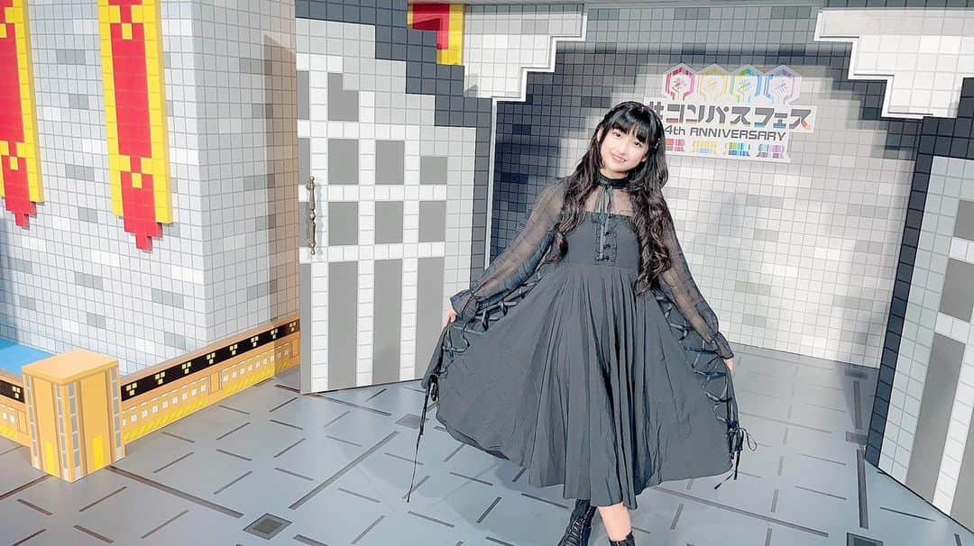 りりりのインスタグラム：「#コンパスフェス4th  ありがとうございました🌷🌷🌷 最高に楽しかったです😭😭 生放送見てくれた人ありがとう♥ ･ ･ ･ みんなと撮った写真や、自撮りはまたゆっくり載せていくねっ💖 #コンパス #最高 #デルミン #かわいい  #りりり  （ステージで踊るのが久しぶりすぎて今日はずっと緊張してました😳）」