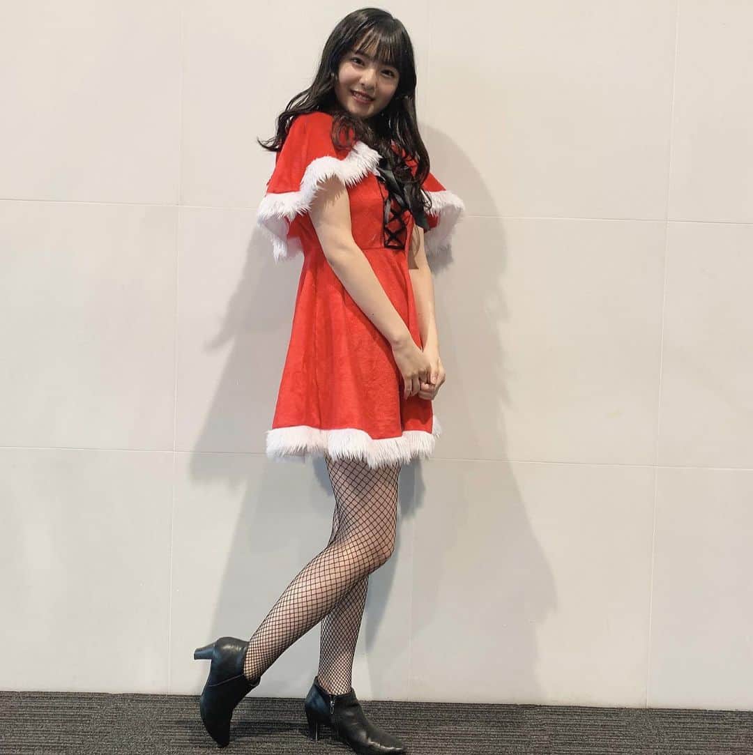 大塚七海のインスタグラム：「ㅤㅤㅤㅤㅤㅤㅤㅤㅤㅤㅤㅤㅤ 少し早めのメリークリスマス🎄  ㅤㅤㅤㅤㅤㅤㅤㅤㅤㅤㅤㅤㅤ #akb48 #オンラインお話し会 #ngt48 #サンタコス #コスプレ」
