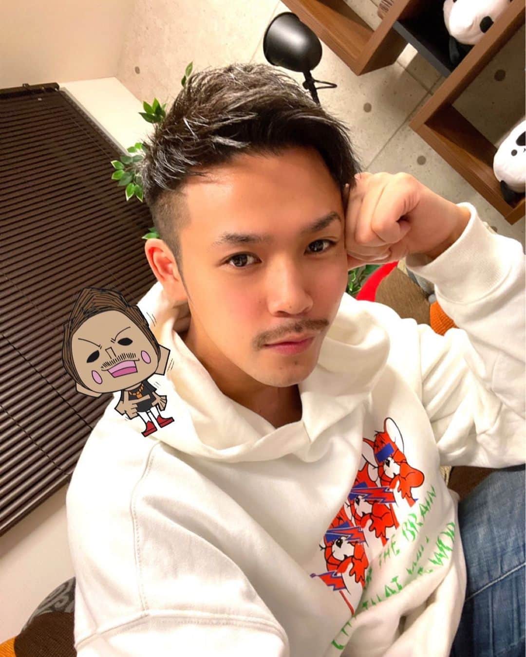 コウキのインスタグラム：「🐕　  #ライブ配信　 #イチナナ　 #44koki44」