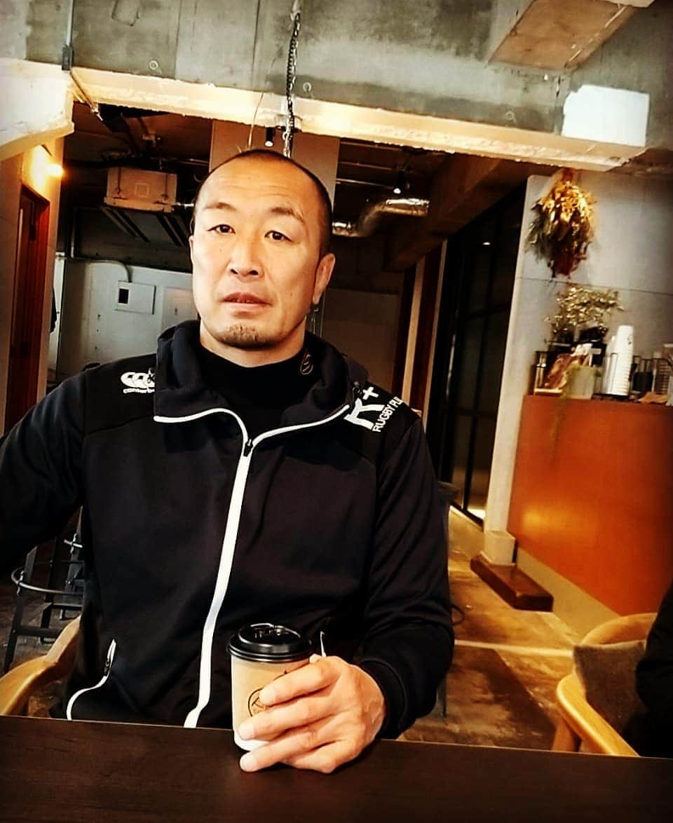 伊藤剛臣さんのインスタグラム写真 - (伊藤剛臣Instagram)「・ 最近、#コーヒー が好き☕  ・ #伊藤剛臣 #元ラグビー日本代表  #ラグビー日本代表  #ラグビーワールドカップ2019 #ラグビーワールドカップ #アンバサダー #ラグビー  #ホリプロ #No8 #rugby  #rugbyunion  #rugbyjapan  #rugbyworldcup #rugbyworldcup2019 #カンタベリー #Canterbury #ゴールドウィン #goldwin #今こそoneteam #ナンバー8 #number8 #eightman」12月20日 20時22分 - ito_takeomi0411_official