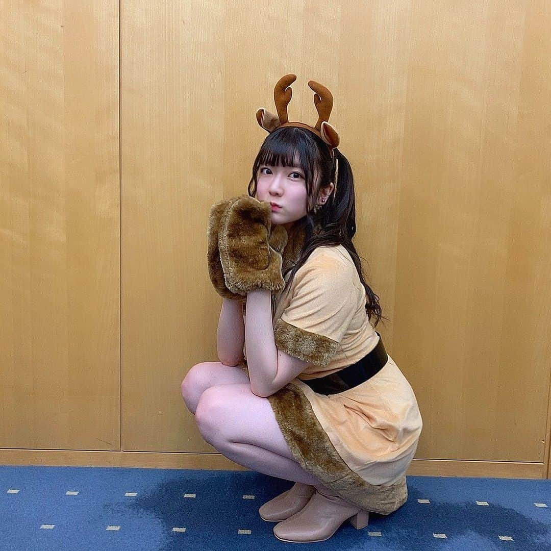 曽我部優芽さんのインスタグラム写真 - (曽我部優芽Instagram)「🦌﻿ #オンラインお話し会﻿ ありがとうございました❄️﻿ ﻿ はるがトナカイ貸してくれた〜ありがとう🌸❤️❤️❤️❤️﻿ ﻿ #クリスマス #コスプレ #トナカイコス」12月20日 20時23分 - _yume_s