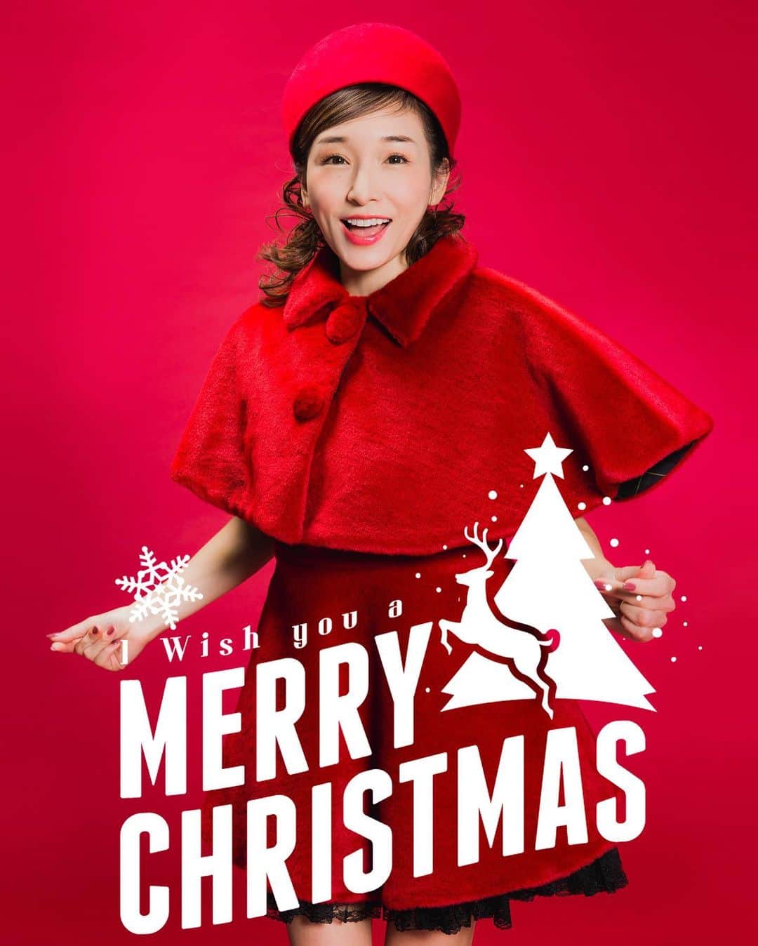 加護亜依さんのインスタグラム写真 - (加護亜依Instagram)「Christmas is coming 🎄 「楽しみですね〜♪」  photographer : @keiichinitta stylist : @takuto_satoyama hair&make : @noboruok graphicdesigner / retoucher : @yuji.hatakeyama」12月20日 20時35分 - ai.1988kg