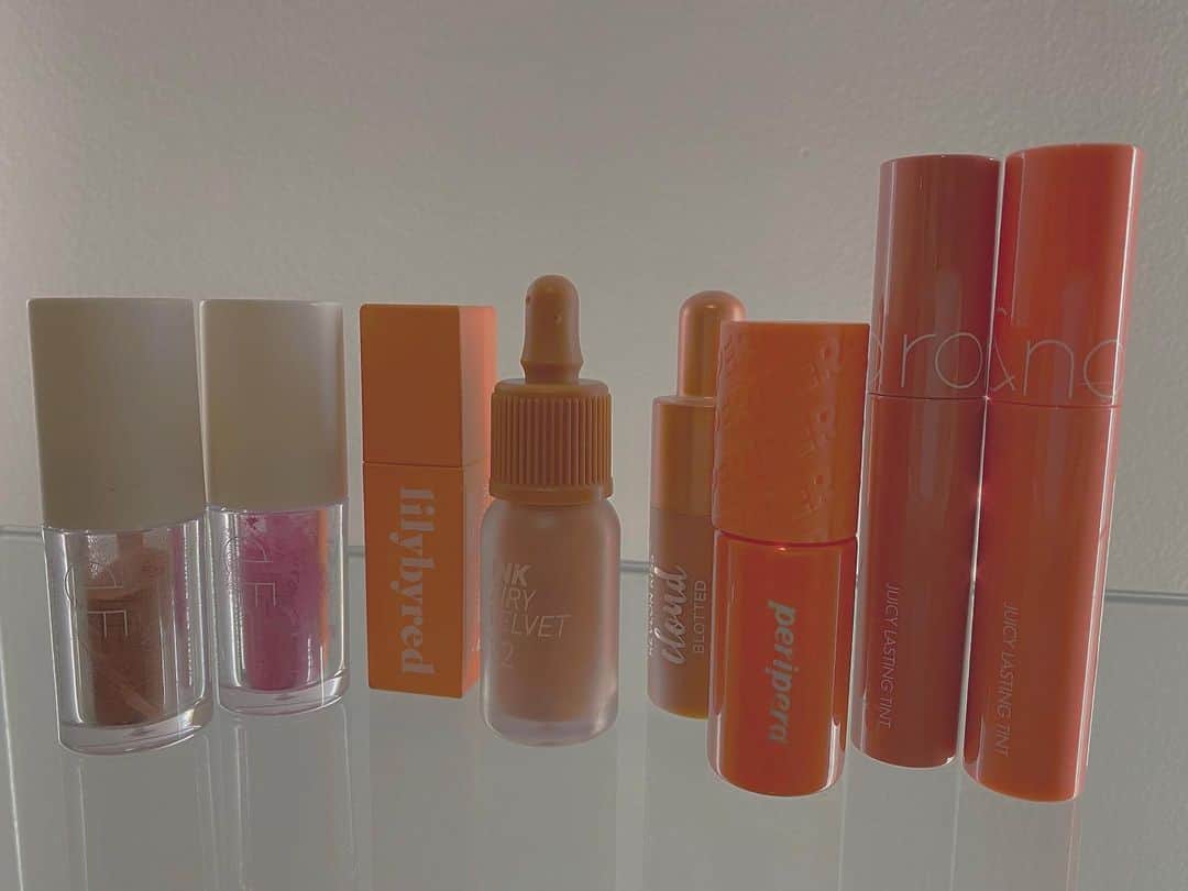 梅村実帆のインスタグラム：「毎日欠かせないティントたち🥺💄 この中から選んで使ってる👄マスクにつかないよ」