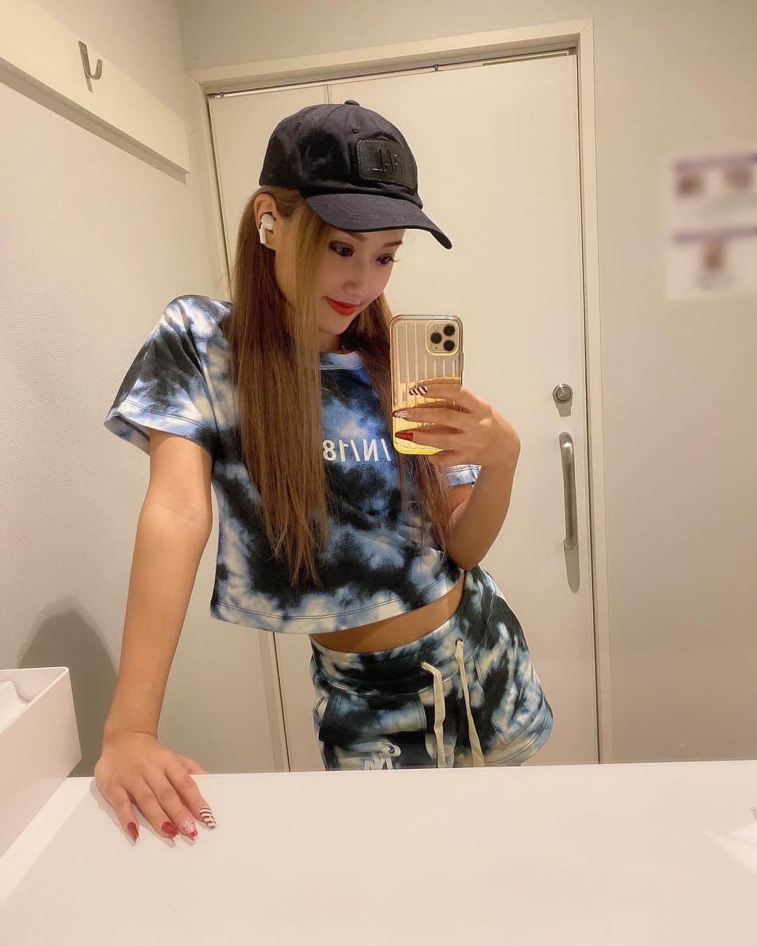 ELENAさんのインスタグラム写真 - (ELENAInstagram)「. ウェアが可愛いとやる気が出る🙃🙃 ゆるーくトレーニングした🙄笑 . #cjd_elena #cyberjapan #elena #サイバージャパン #new #新人  ##グランダンエース #groundanace #ground_n_ace」12月20日 20時38分 - elenya_chan