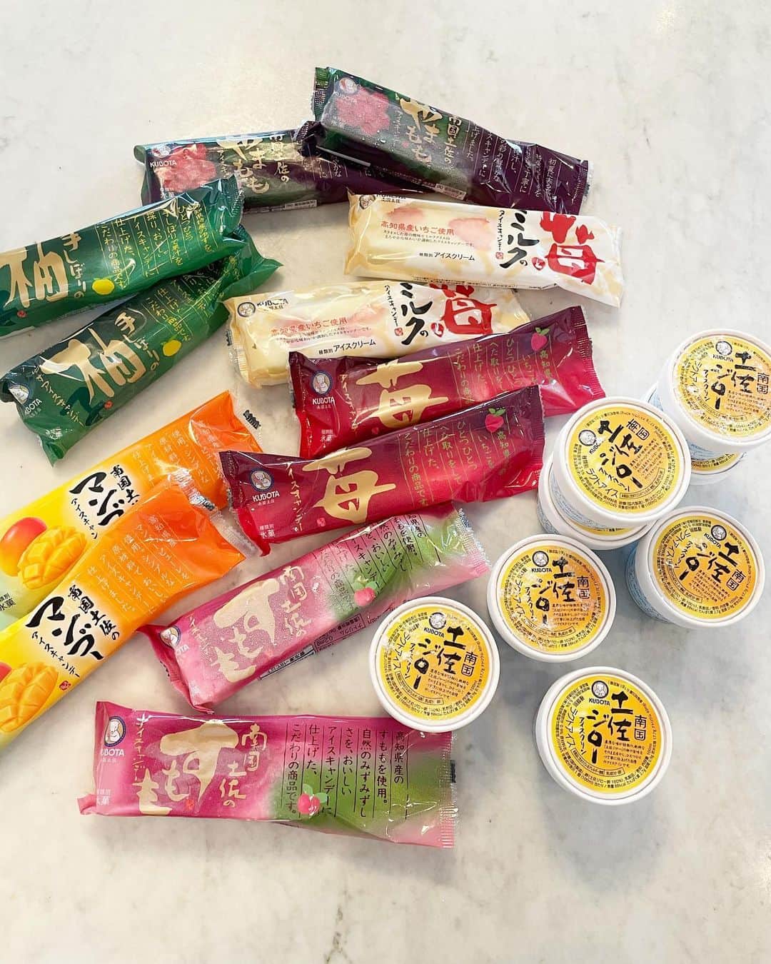 田中麻衣さんのインスタグラム写真 - (田中麻衣Instagram)「クボタのアイスが本当おいしくて大好き❤いつも冷凍庫にストックしてあるよ🍧 食べたことある人いる？🤤 お気に入りは、いちごとすもも🍓🍑」12月20日 20時40分 - maitanaka1217