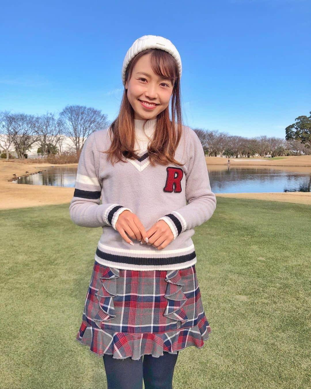 萩原菜乃花さんのインスタグラム写真 - (萩原菜乃花Instagram)「昨日の撮影コーデ⛳️ GOLF Net TVの ミズノドリームペアマッチの収録でした😊  男子プロゴルファー4名、女子プロゴルファー4名が 2人ペア4組で9ホールを競う番組です！  来年1月放送予定なので また近くなったらお知らせします♥️  全身 @riendasuelta_golf  シューズ @mizuno_golf_japan   #golfnettv#ゴルフネットtv#ミズノ#mizuno#収録#ザロイヤルゴルフクラブ#ゴルフ#ゴルフ女子#ゴルフ男子#ゴルフコーデ#ゴルフウェア#リエンダ#スポーツ#スポーツ女子#golf#golfgirl#instagolf#golffashion#golfswing#golfstagram#골프#高尔夫」12月20日 20時41分 - nanoka_hagiwara