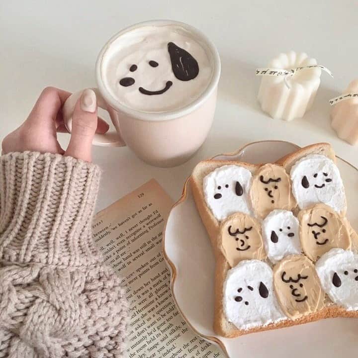 R i R y (リリー)さんのインスタグラム写真 - (R i R y (リリー)Instagram)「『#デコトースト 🍞🤎』　　  サンタトースト可愛すぎる🎅❤️ スヌーピーもプーさんも！🐻 全部真似したい！  Photo by﻿ @kula.123 @kikotable  @__hnaxx__ ✴︎---------------✴︎---------------✴︎﻿ ﻿ ▶▶Instagram・Twitter・TikTokで掲載する写真を募集中📸﻿ カワイイ写真が撮れたら、@velle.jp をタグ付けするか、ハッシュタグ #velle_jp をつけて投稿してみてね♪﻿ ﻿ velle編集部と一緒にカワイイで溢れるvelleを創っていこう😚🤍  ✴︎---------------✴︎---------------✴︎﻿ #デコトースト #おうちカフェ #朝ごぱん #朝ごはん部 #cafe #homecafe #home #toast #foodgasm #instagood #お家カフェ #カフェ #おうちカフェ #トースト #食器 #レモントースト #ヨーグルト #おうちcafe #サンリオ #sanrio #エッグインクラウドトースト #いちごトースト #おうち時間 #strawberry #パン #パン好きな人と繋がりたい」12月20日 21時00分 - velle.jp