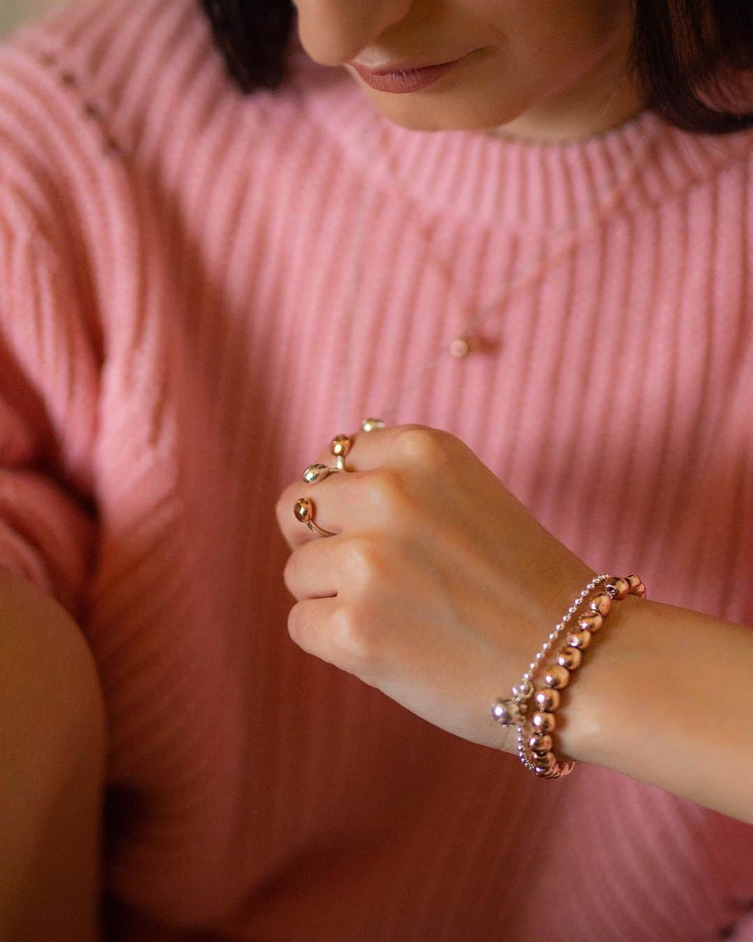 ドドさんのインスタグラム写真 - (ドドInstagram)「@valentinasiragusa dreams up her unique DoDo style.   #DoDoCharms #CharmingJewelry #DoDoWinter」12月20日 20時55分 - dodojewels