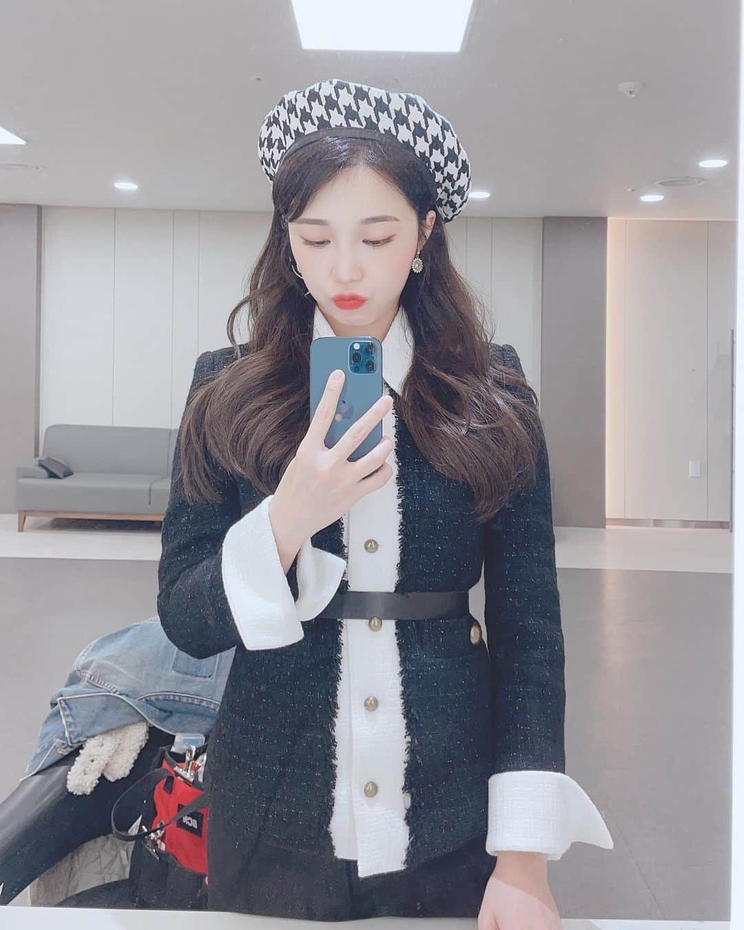 チョン・ウンジのインスタグラム：「갓주이가조아하는베레모🍒 @wwwwwwn88」