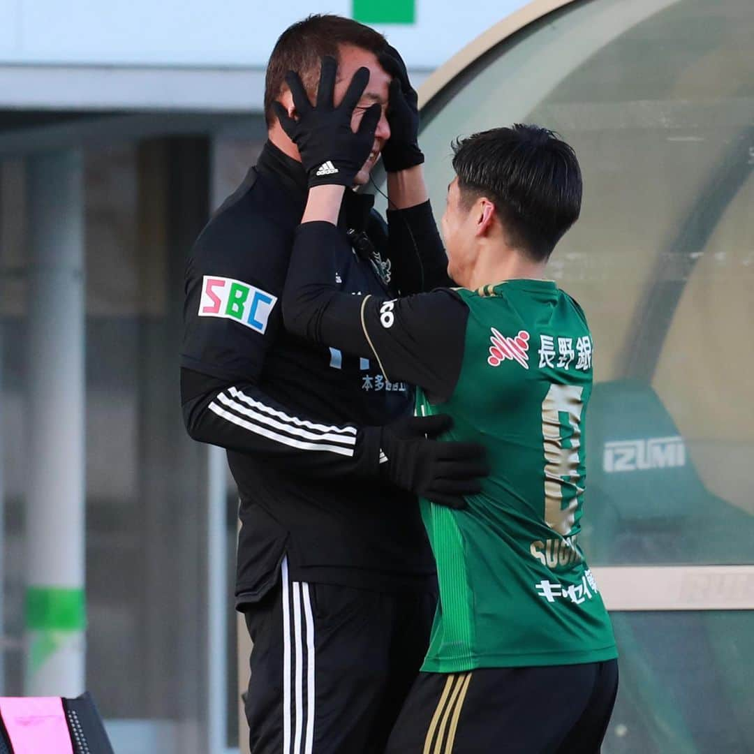 松本山雅FCさんのインスタグラム写真 - (松本山雅FCInstagram)「2020.12.20 2020 Meiji Yasuda J2 League 42nd sec. Matsumoto 2-0 Ehime #松本山雅fc #matsumotoyamaga #yamaga #onesoul #捲土雷鳥 #杉本太郎 #古邊考功フィジカルコーチ」12月20日 21時13分 - matsumoto.yamagafc