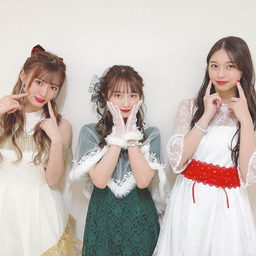 生田衣梨奈さんのインスタグラム写真 - (生田衣梨奈Instagram)「♥クリスマスイベント♥﻿ ﻿ 本日クリスマスイベントでした！！！﻿ ﻿ ユニット曲ありで﻿ 牧野真莉愛ちゃんと森戸知沙希ちゃんと﻿ 3人でBABY! 恋にKNOCK OUT!を﻿ 歌わせていただきました！！！！！！！！﻿ ﻿ 3人で歌えて凄いやりやすくて楽しかった！！！！！﻿ ﻿ ﻿ #morningmusume20 #モーニング娘20﻿ #helloproject  #顔面国宝﻿ #えりぽんかわいい #アイドル﻿ 存在が #インスタ映え #かわいい﻿ #Love #beauty﻿ #followme #makeup﻿ #Instagram #生田衣梨奈のVSゴルフ﻿ #메이크업 #얼스타그램﻿ #ig_Japan #팔로미﻿ #フォロー歓迎 #ootd﻿ #森戸知沙希 #牧野真莉愛﻿ #ELEYVSGOLF  #クリスマス﻿ #いいね #写真﻿ #IDOL #골프﻿ #SELFIE #셀카」12月20日 21時23分 - erina_ikuta.official