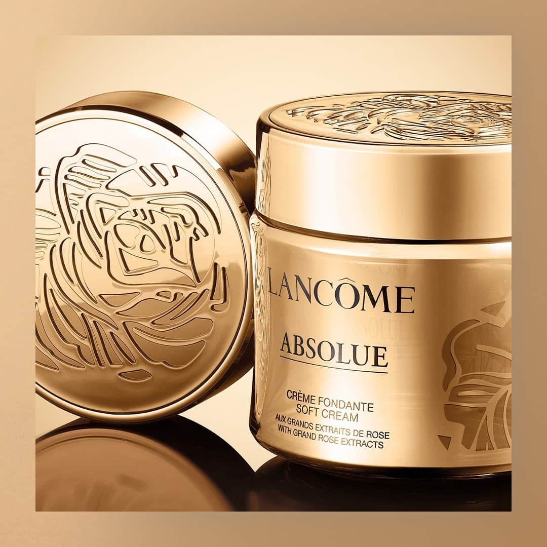 Lancôme Officialさんのインスタグラム写真 - (Lancôme OfficialInstagram)「Our iconic Lancôme rose is engraved with exquisite intricacy in this Soft Cream Limited Edition design by Alex & Marine. A powerful tribute to Absolue’s ultimate ingredient: The Premier Cru of French Roses.  @alexetmarine #Lancome #Absolue #Skincare」12月20日 22時00分 - lancomeofficial