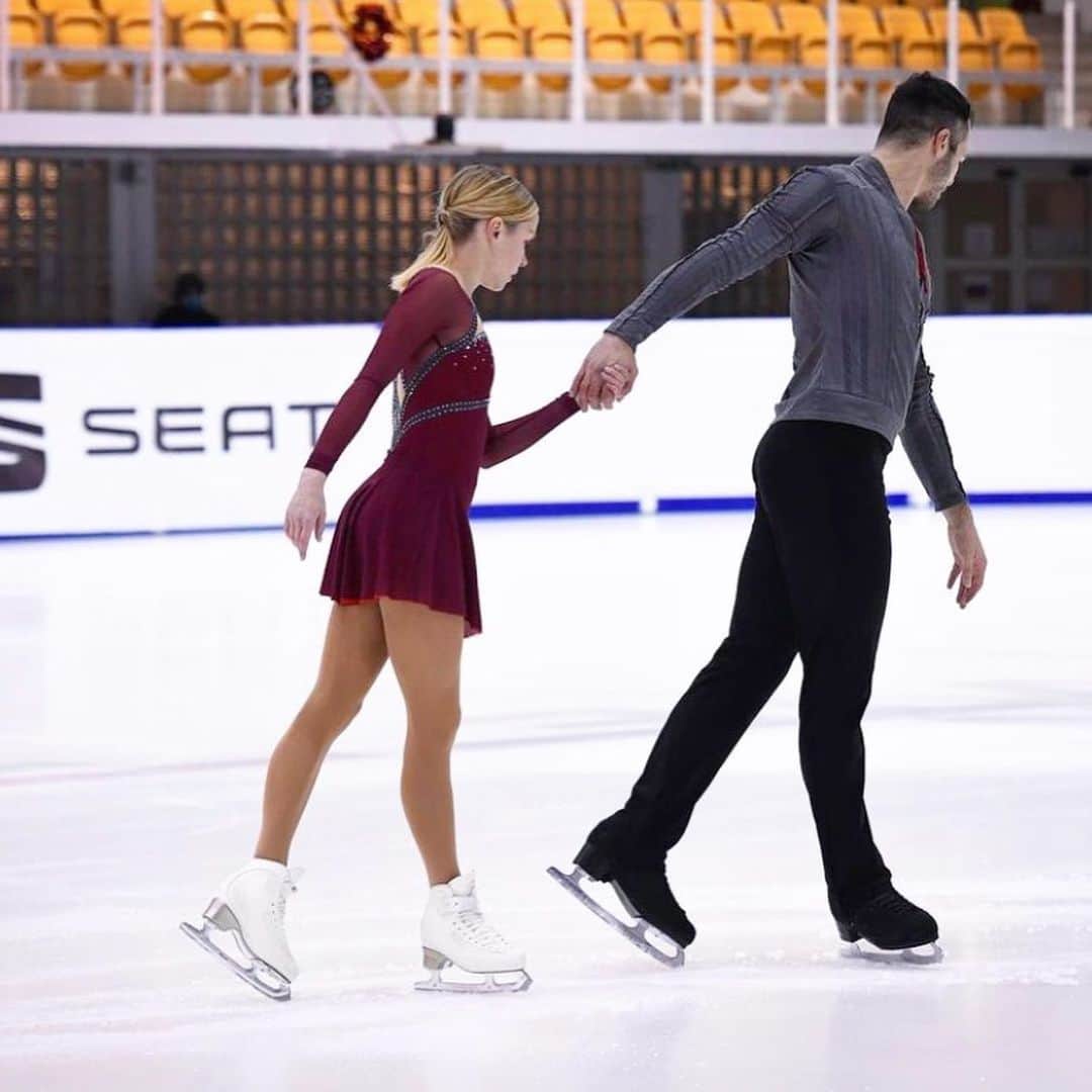 のインスタグラム：「Hungarian National Champion x2 🇭🇺🥇 • Reaching 60 points in SP and 170 overall ✅ • Thankful to everyone who supported us trough this weird year. Especially now it means so much to be surrounded by  people with the same visions and dreams to push forward. There is definitely room to do so and a lot of work to be done 👊 • Big thanks to the Hungarian Federation @hunskate for all the support and the organization of this event. 🇭🇺 • Now a little Christmas break to recharge our physical and mental batteries 🔋 🎄 • #figureskating #pairskating #competition #nationals #sport #athletes #passion」