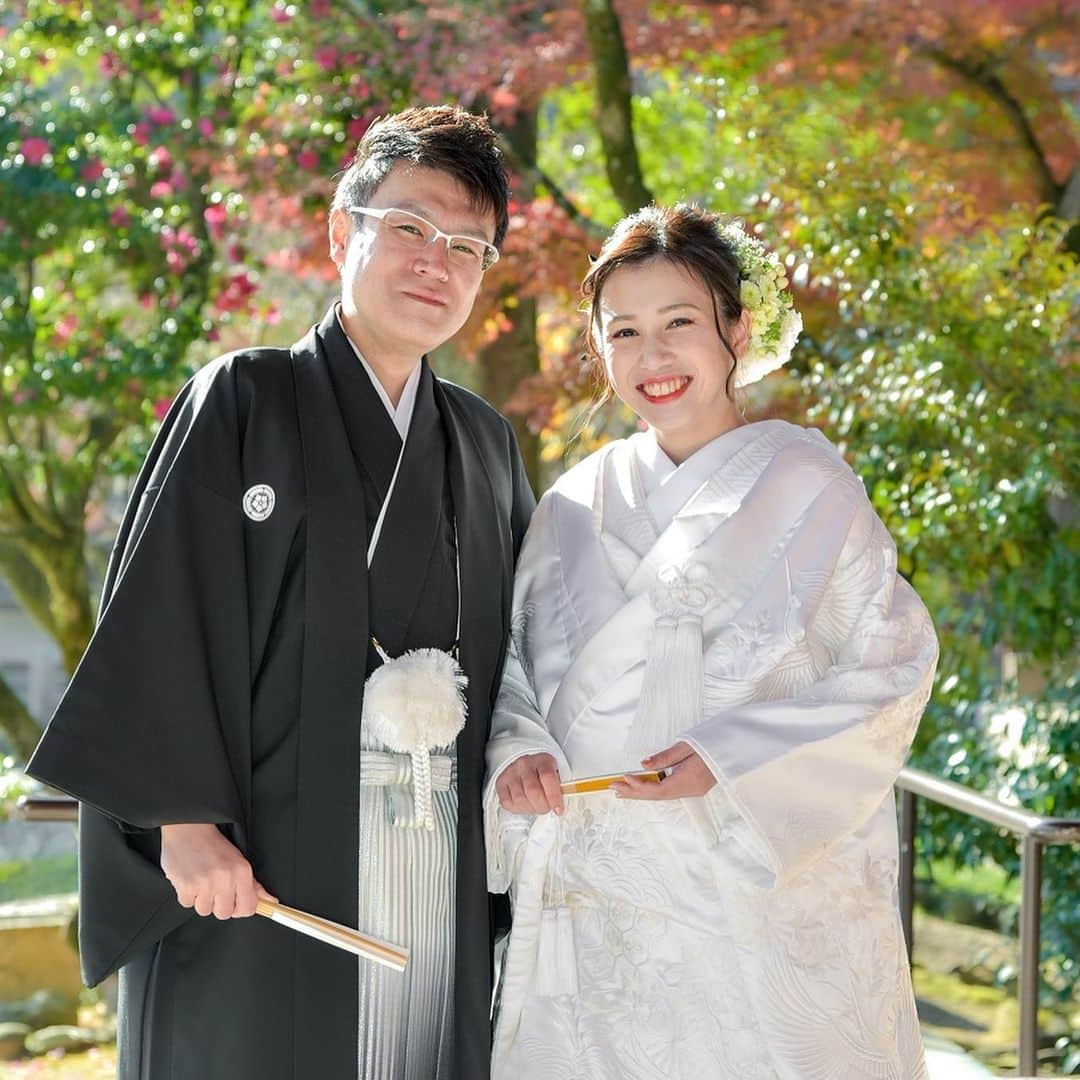 THE KASHIHARA(旧橿原ロイヤルホテル)のインスタグラム：「愛する人を笑顔にする魔法の日😊💓  四季の自然に包まれて 新たな門出を迎えられた新郎新婦さまへ心よりご祝福申し上げます  #橿原神宮挙式 #神前挙式#和婚 #thekashihara  #橿原ロイヤルホテル . #weddingparty #披露  #神前挙式#和婚  #thekashihara  #橿原ロイヤルホテル  #weddingparty #披露宴 #食事会ウェディング  #披露宴会場 #披露宴演出 #披露宴レポ  #奈良#wedding  #japanwedding  #weddingparty  #挙式#前撮り#和装 #ならよめ #プレ花嫁#関西プレ花嫁 #日本中のプレ花嫁さんと繋がりたい  #marryxoxo #marry花嫁 #ウェディングメニュー」
