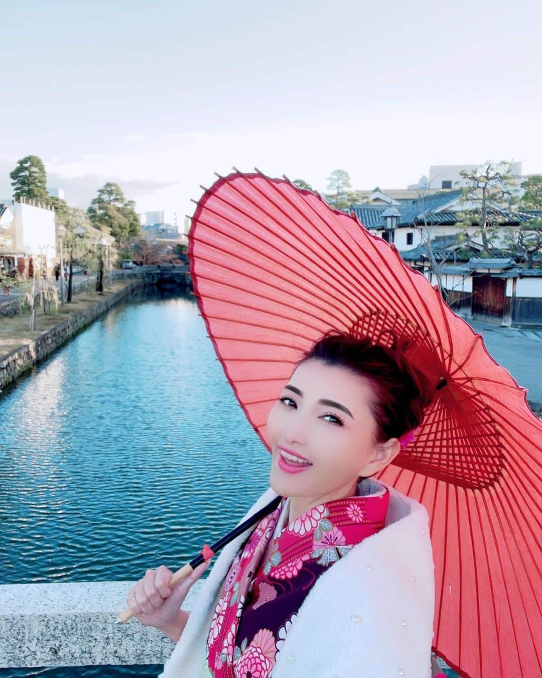 マキろんのインスタグラム：「My favorite place Here's "bikanchiku" sooooo😆good❣️ #山内智恵#マキろん#japanesegirl #bikanchiku #okayama#kurashiki #美観地区#岡山#倉敷 #大好きな場所」