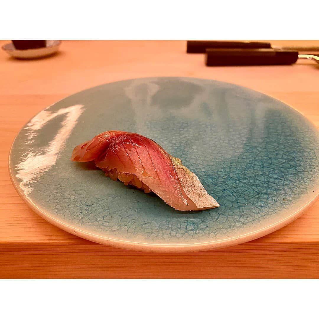 中田奈沙さんのインスタグラム写真 - (中田奈沙Instagram)「Sushi🍣  今月オープンしたばかりの 中目黒おにかいの新店舗 【おにかい ＋1】へ。 名物の海老天海苔巻きをはじめ、 握りのお任せコース🤤 . #奈沙ログ #奈沙ログin中目黒  #やっぱり米が好き #noricenolife #歯はいらないシリーズ  #onikai #sushi #nakameguro #foodie #foodporn #foodpic #instafood #foodgasm #foodstagram #dinner #japanesefood  #おにかい #おにかいたすいち #中目黒 #寿司 #握り #日本食 #グルメ #飯テロ #東京」12月20日 22時36分 - nasa_nakada