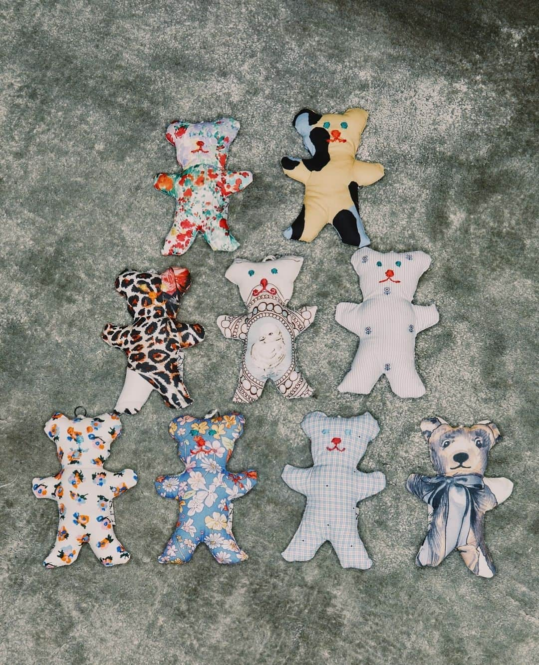 ポール&ジョーさんのインスタグラム写真 - (ポール&ジョーInstagram)「No mini teddy bear was harmed during this photoshoot 🐻 Every pajamas from our PJ Night collection comes with a cute matching teddy bear! 😻 - #PaulandJoe #PJnight #Homewear #Teddybear #Pyjamas #Pajamas」12月20日 22時30分 - paulandjoeparis