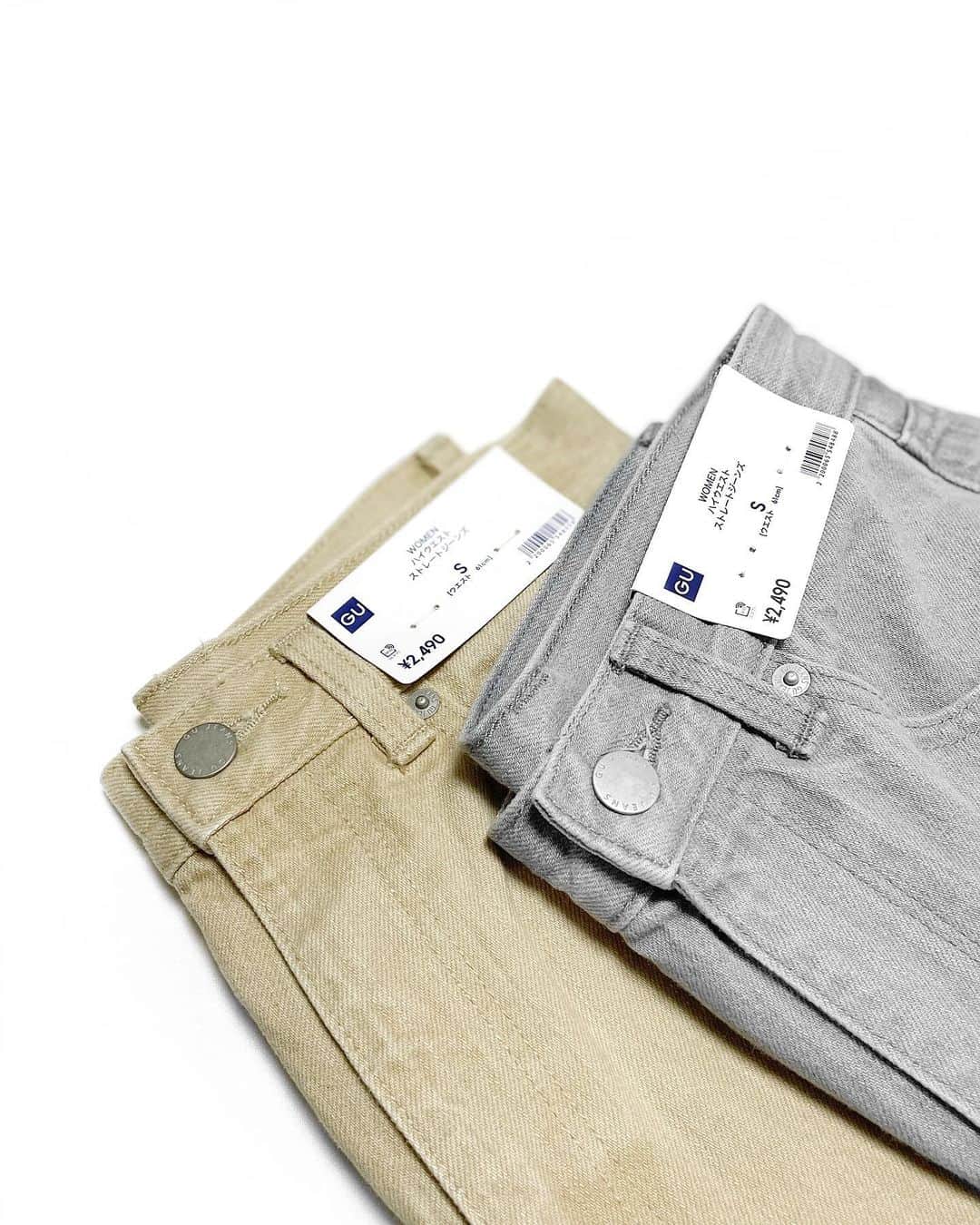 lve_xxxxのインスタグラム：「.﻿ .﻿ 久々にGUで買い物🛒﻿ ﻿ 大好きﾃﾞﾆﾑの新色とあらば﻿ 買わない訳はない😚！﻿ ﻿ このシリーズ﻿ 全色買って持ってる気がする😂﻿ ﻿ ﻿※ 商品詳細は2枚目に載せております ご参考までに☺︎  ﻿ #ハイウエストストレートジーンズ ﻿ #denim #👖#gu #gumania ﻿ #gu_for_all #gu_global ﻿ #gray #beige﻿  @gu_for_all_ @gu_global   ﻿」